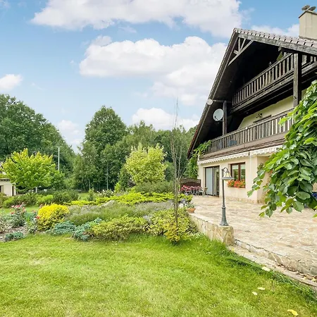 4 Bedroom Amazing In Nyaraló Gołubie